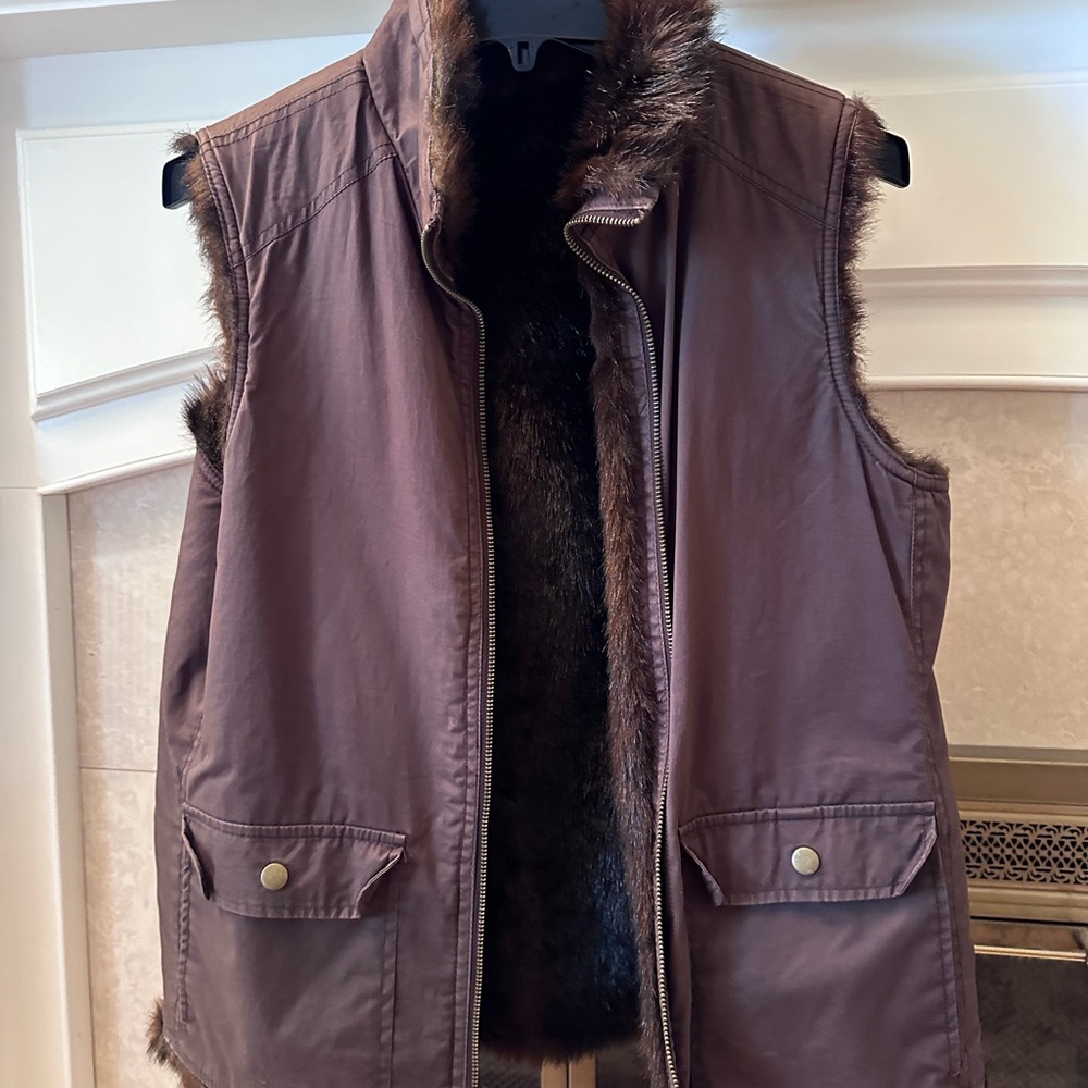 Reversible women faux fur vest